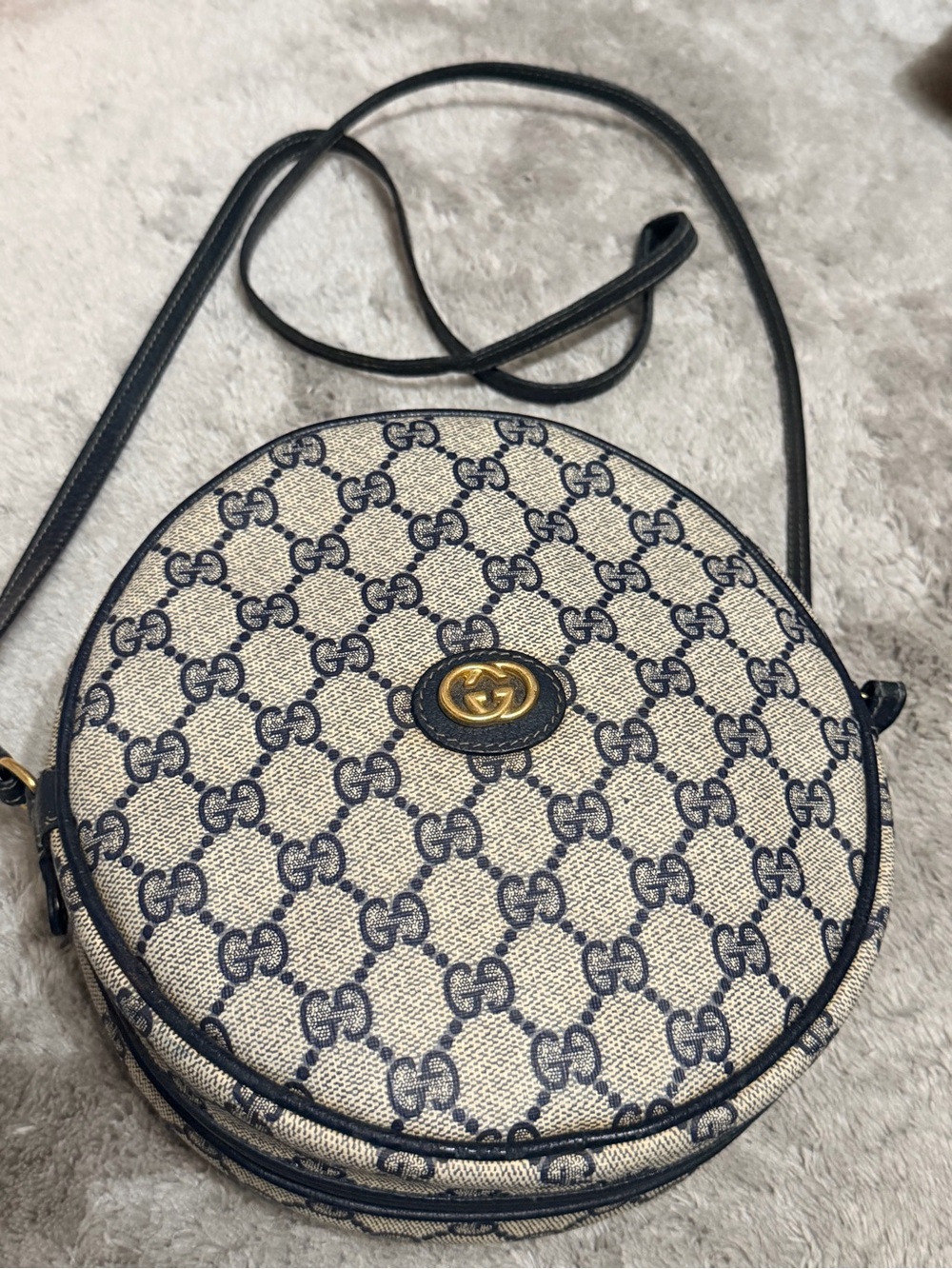 Gucci Round Vintage Bag w/ Dry Peeling inside